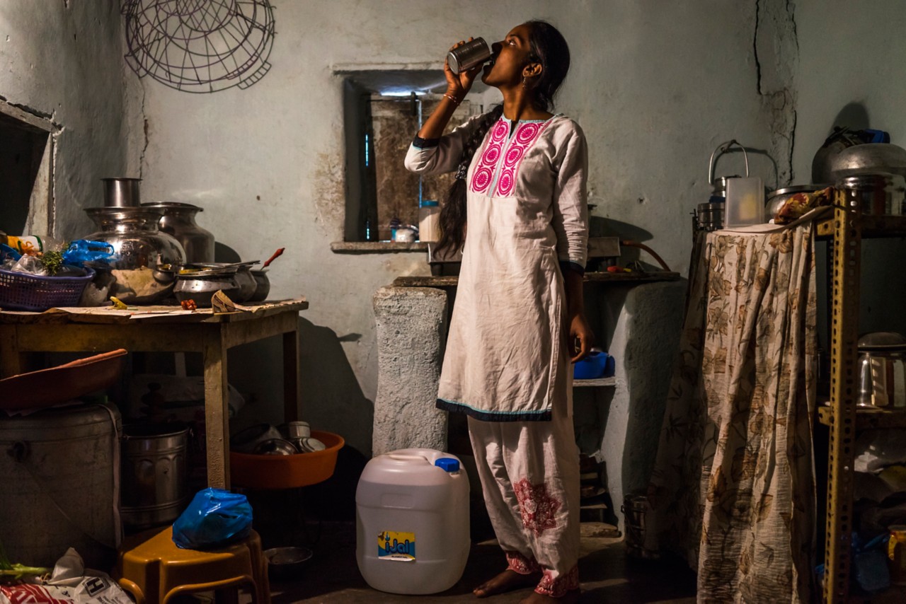 安全水网络妇女饮用水